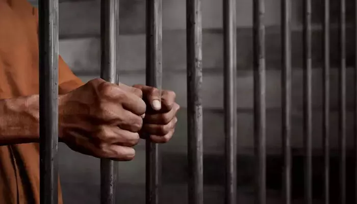 അമ്മയെ കിടപ്പുമുറിയിലിട്ട് വാക്കത്തികൊണ്ട് വെട്ടിക്കൊലപ്പെടുത്തിയ കേസ്; മകന് ജീവപര്യന്തം തടവും രണ്ട് ലക്ഷം രൂപ പിഴയും