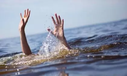 വിനോദയാത്രക്ക് പോയ നാല് വിദ്യാർഥിനികൾ കടലിൽ മുങ്ങി മരിച്ചു; ഇറങ്ങിയത് വിലക്ക് ലംഘിച്ച്; അധ്യാപകർക്കെതിരെ കേസെടുത്തു; സംഭവം ബംഗളുരുവിൽ വിനോദയാത്രക്ക് പോയ നാല് വിദ്യാർഥിനികൾ കടലിൽ മുങ്ങി മരിച്ചു; ഇറങ്ങിയത് വിലക്ക് ലംഘിച്ച്; അധ്യാപകർക്കെതിരെ കേസെടുത്തു; സംഭവം ബംഗളുരുവിൽ