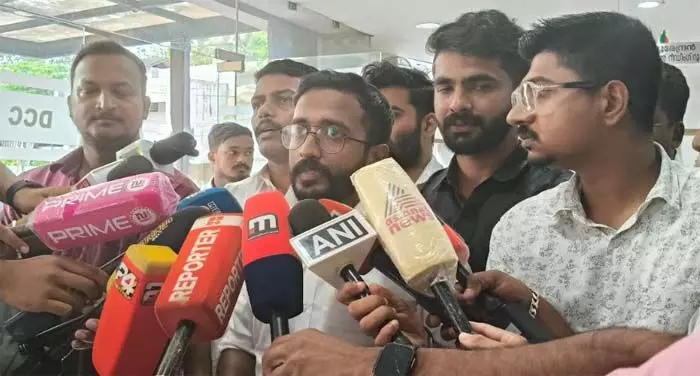 അക്രമത്തിലൂടെ ക്യാംപസുകളില് എസ്.എഫ്ഐ എന്ത് രാഷ്ട്രീയമാണ് പറയുന്നത്?  28 വര്ഷത്തിന് ശേഷം കെ.എസ്.യു യൂണിറ്റ് സ്ഥാപിച്ചതോടെയാണ് എസ്.എഫ്ഐ ക്ക് ഹാലിളകിയത്: അലോഷ്യസ് സേവ്യര് അക്രമത്തിലൂടെ ക്യാംപസുകളില് എസ്.എഫ്ഐ എന്ത് രാഷ്ട്രീയമാണ് പറയുന്നത്?  28 വര്ഷത്തിന് ശേഷം കെ.എസ്.യു യൂണിറ്റ് സ്ഥാപിച്ചതോടെയാണ് എസ്.എഫ്ഐ ക്ക് ഹാലിളകിയത്: അലോഷ്യസ് സേവ്യര്