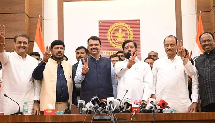 മഹാരാഷ്ട്രയില് തിങ്കളാഴ്ച മുതല് ശീതകാല നിയമസഭാ സമ്മേളനം; മന്ത്രിസഭ വികസനം ഉടനുണ്ടാകുമെന്ന് സൂചന മഹാരാഷ്ട്രയില് തിങ്കളാഴ്ച മുതല് ശീതകാല നിയമസഭാ സമ്മേളനം; മന്ത്രിസഭ വികസനം ഉടനുണ്ടാകുമെന്ന് സൂചന