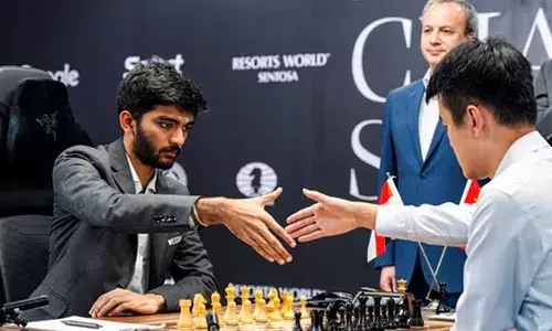 അത്തരമൊരു ഘട്ടത്തില്‍ ഫസ്റ്റ് ക്ലാസ് കളിക്കാരന്‍ പോലും തോല്‍ക്കാന്‍ ബുദ്ധിമുട്ട്;  ചൈനീസ് താരം ഗുകേഷിനെതിരെ മനഃപൂര്‍വം തോറ്റുകൊടുത്തു;  ഗുരുതര ആരോപണവുമായി റഷ്യന്‍ ചെസ് ഫെഡറേഷന്‍; ഫിഡെ അന്വേഷിക്കണമെന്ന് ആവശ്യം