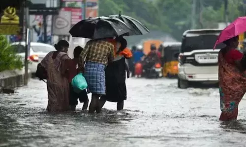 ബംഗാള്‍ ഉള്‍ക്കടലില്‍ ന്യൂനമര്‍ദ്ദം: തമിഴ്‌നാട്ടില്‍ അതിശക്തമായ മഴ; താഴ്ന്ന പ്രദേശങ്ങള്‍ വെള്ളത്തിനടിയില്‍