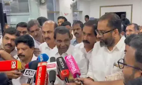 മാടായി കോളേജ് നിയമനവിവാദം: കണ്ണൂര്‍ കോണ്‍ഗ്രസില്‍ താല്‍ക്കാലിക വെടിനിര്‍ത്തല്‍; കെ.പി.സി.സി സമിതിയുടെ തീരുമാനം ഉണ്ടാകും വരെ പരസ്യ പ്രതിഷേധങ്ങള്‍ ഉണ്ടാകില്ല; കോലം കത്തിക്കല്‍ പ്രാകൃതമെന്ന് തിരുവഞ്ചൂര്‍