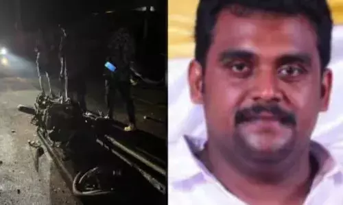 ട്രാവലറും ബൈക്കും കൂട്ടിയിടിച്ച് ഒരാൾക്ക് ദാരുണാന്ത്യം; അപകടം ജോലി കഴിഞ്ഞ് മടങ്ങവേ; സംഭവം മൂവാറ്റുപുഴയിൽ