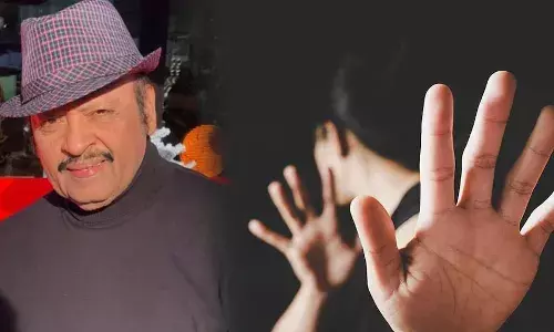 എന്റെ ചില വര്‍ക്കുകള്‍ കാണിക്കാന്‍ അദ്ദേഹം ആവശ്യപ്പെട്ടു; അത് കാണിക്കുന്ന സമയം അയാള്‍ എന്റെ പാവാടയുടെ ഉള്ളിലേക്ക് കൈ കടത്തി; ഞാന്‍ ചാടി എഴുന്നേറ്റ് അധികമൊന്നും സംസാരിക്കാതെ പുറത്തേക്ക് പോയി; സംഗീത സംവിധായകന്‍ രാജേഷ് റോഷനെതിരെ ലൈംഗീകാരോപണവുമായി ഗായിക