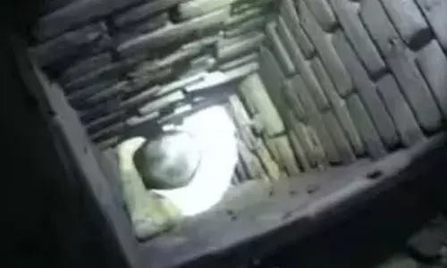 ലഹരിക്കേസിൽ പോലീസ് പിന്തുടർന്നു; കണ്ണ് വെട്ടിക്കാനായി യുവാവ് നേരെ ചാടിയിറങ്ങിയത് ചിമ്മിനിയിലേക്ക്; കുടുങ്ങി; ആശുപത്രിയിലെത്തിച്ച് അറസ്റ്റ് ചെയ്തു; സംഭവം അമേരിക്കയിൽ