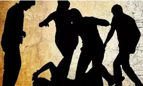 ബെംഗളൂരുവില്‍ മലയാളി വിദ്യാര്‍ഥികളെ ഭീഷണിപ്പെടുത്തി ഹോസ്റ്റലില്‍ നിന്ന് ഇറക്കി വിട്ടു; പരീക്ഷ ഹാള്‍ ടിക്കറ്റും പുസ്തകങ്ങളും എടുക്കാനാവാതെ വിദ്യാര്‍ഥികള്‍; സംഘര്‍ഷത്തിന് കാരണം ഇങ്ങനെ