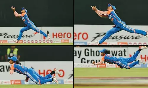 മിന്നു മണി മാജിക്; പിന്നിലേക്കോടി, പന്തില്‍ നിന്ന് ഒരിക്കലും കണ്ണ് തെറ്റിക്കാതെ, മുഴുനീള ഡൈവിലൂടെ പിടികൂടിയത് ക്യാപ്റ്റന്റെ ക്യാച്ച്; മികച്ച അത്‌ലറ്റിക് ക്യാച്ചുമായി മലയാളി താരം; വീഡിയോ വൈറല്‍