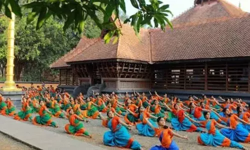 സംസ്ഥാന സ്‌കൂള്‍ കലോത്സവം അവതരണഗാനത്തിന്റെ നൃത്താവിഷ്‌ക്കാരം ചിട്ടപ്പെടുത്താന്‍ കലാമണ്ഡലം; സൗജന്യമായി പഠിപ്പിക്കും; കലാമണ്ഡലത്തിന്റെ നടപടി അന്തസ്സെന്ന് മന്ത്രി