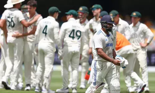 നാണക്കേടില്‍ നിന്ന് കരകയറ്റി രാഹുല്‍; വീണ്ടും നിരാശപ്പെടുത്തി ക്യാപ്റ്റന്‍ രോഹിത്; ചെറുത്ത് നില്‍പ്പ് തുടര്‍ന്ന് ജഡേജയും നിതീഷും; ഇന്ത്യ ഫോളോ ഓണ്‍ ഭീഷണിയില്‍