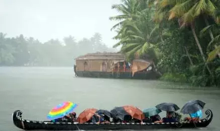 ബംഗാൾ ഉൾക്കടലിന് മുകളിലായി വീണ്ടും ന്യൂനമർദ്ദം; സംസ്ഥാനത്ത് അടുത്ത അഞ്ച് ദിവസം ശക്തമായ മഴയ്ക്ക് സാധ്യത; മുന്നറിയിപ്പ് നൽകി കേന്ദ്രകലാവസ്ഥ വകുപ്പ്