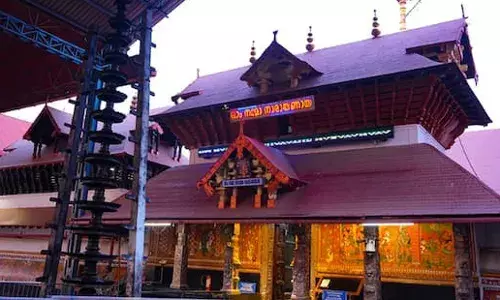 ഗുരുവായൂര്‍ ക്ഷേത്രത്തില്‍ ഭണ്ഡാര എണ്ണലില്‍ ലഭിച്ചത് 4,98,14,314 രൂപ; 1.795 കിലോഗ്രാം സ്വര്‍ണവും, 9.980 കിലോഗ്രാം വെള്ളിയും ലഭിച്ചു: ഭണ്ഡാരത്തില്‍ പഴയ 500, 1000 നോട്ടുകളും