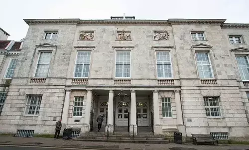 ഭര്‍ത്താവിന് പരസ്ത്രീബന്ധം: മക്കളെ കൊന്ന് മരിക്കാനൊരുങ്ങി യുകെയിലും യുവതി