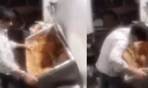 മസാല കൂട്ട് തയ്യാറാക്കുന്നതിനിടെ അപകടം; ഷർട്ട് യന്ത്രത്തിൽ കുടുങ്ങി കറങ്ങി; തലകുത്തി മറിഞ്ഞു; നിലവിളിച്ചിട്ടും രക്ഷിക്കാൻ സാധിച്ചില്ല; ദൃശ്യങ്ങൾ പുറത്ത്; 19കാരന് ദാരുണാന്ത്യം; സംഭവം മുംബൈയിൽ