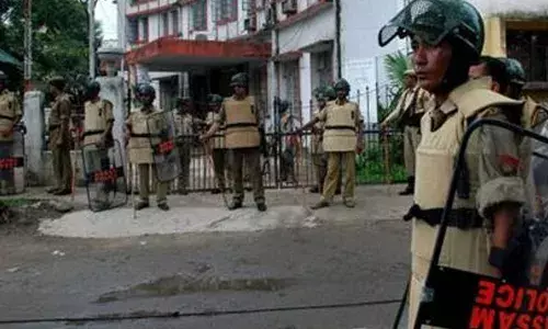 അസമില്‍ കോണ്‍ഗ്രസ് മാര്‍ച്ചിന് നേരെ ടിയര്‍ ഗ്യാസ് പ്രയോഗം; പാര്‍ട്ടി പ്രവര്‍ത്തകന് ദാരുണാന്ത്യം