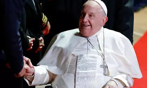 ചാവേറായി പൊട്ടിത്തെറിക്കാന്‍ ഒരു യുവതി; അതിനൊപ്പം എന്നെ വധിക്കാന്‍ ലക്ഷ്യമിട്ട് അതിവേഗത്തില്‍ ഒരു വാനും പുറപ്പെട്ടു; പിറ്റേന്ന് അവര്‍ക്ക് എന്തുസംഭവിച്ചെന്ന് ചോദിച്ചപ്പോള്‍ കിട്ടിയത് ഈ മറുപടി; ഇറാഖ് സന്ദര്‍ശനത്തിനിടെ തന്നെ വകവരുത്താന്‍ ശ്രമിച്ചതായി വെളിപ്പെടുത്തി ഫ്രാന്‍സിസ് മാര്‍പ്പാപ്പ