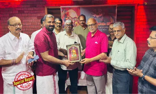 അവാര്‍ഡ് പ്രഖ്യാപിച്ചപ്പോള്‍ സൗദി വിരോധി എന്നും ജയിലില്‍ അടയ്ക്കണമെന്നും ആഹ്വാനം ചെയ്ത് കടുത്ത സൈബറാക്രമണം; റിയാദിലെ പരിപാടി ഉപേക്ഷിച്ചെങ്കിലും സാമൂഹിക പ്രതിബദ്ധത കൈവിടാതെ റിഫ; മൂന്നാമത് റിഫ പുരസ്‌കാരം ആലുവയില്‍ വച്ച് അഡ്വ. എ.ജയശങ്കറിന് സമ്മാനിച്ചു