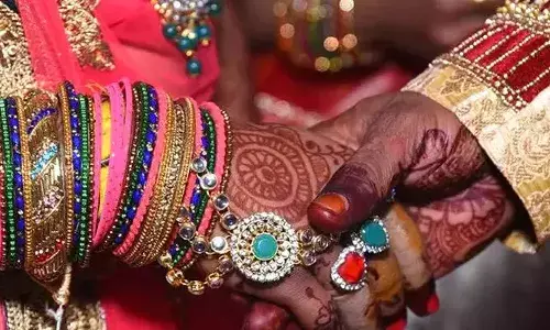 വിവാഹരാത്രിയില്‍ ബിയറും കഞ്ചാവും വേണമെന്ന് നവവധു; ആട്ടിറച്ചി വേണമെന്നും ആവശ്യം; പറ്റില്ലെന്ന് വരന്റെ വീട്ടുകാര്‍; പൊലീസ് ഇടപെട്ടതോടെ താല്‍ക്കാലിക പരിഹാരം