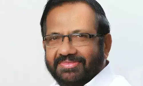 നവകേരള സദസ്: മുഖ്യമന്ത്രിയുടെ ഫ്‌ലക്‌സ് ബോര്‍ഡുകള്‍ നശിപ്പിച്ച കേസില്‍ പാലോട് രവിക്ക് സോപാധിക ജാമ്യം; കേസില്‍ അലംഭാവം കാട്ടിയ മ്യൂസിയം പൊലീസിന് രൂക്ഷ വിമര്‍ശനവും