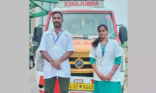 യുവതിക്ക് ട്രെയിനില്‍ പ്രസവവേദന; കനിവ് 108 ആംബുലന്‍സില്‍ സുഖപ്രസവം