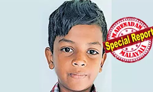 കാല്‍വഴുതിയപ്പോള്‍ പിടിച്ചതു വൈദ്യുതിത്തൂണില്‍; ഷോക്കേറ്റ് തൂങ്ങിക്കിടന്നു വിദ്യാര്‍ത്ഥികള്‍; കൂട്ടുകാരെ ഓടി എത്തി രക്ഷിച്ച് മുഹമ്മദ് സിദാന്‍