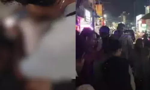 രാത്രിയിൽ നടന്നുപോകുന്നതിനിടെ കാല്‍ നടയാത്രക്കാരനെ തല്ലിച്ചതച്ചു; നിലത്ത് വീണുപോയിട്ടും മർദ്ദനം തുടർന്നു; നിലവിളികേട്ട് നാട്ടുകാർ ഓടിയെത്തി; ഓട്ടോയിലെത്തിയ അക്രമികൾ പിടിയിൽ; സംഭവം കൊല്ലത്ത്