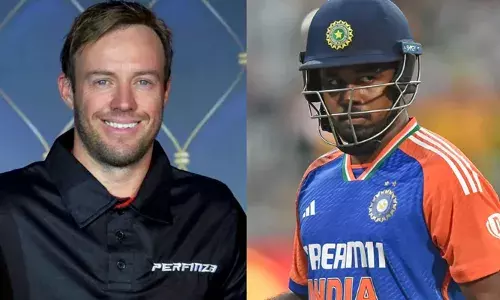 എടാ മോനെ, സൂപ്പറല്ലേ എന്ന് ഡിവില്ലിയേഴ്‌സ്;   മാതൃഭാഷ മലയാളമെന്ന് പറഞ്ഞ സഞ്ജുവിനോട് കുശലം ചോദിച്ച് ദക്ഷിണാഫ്രിക്കന്‍ ഇതിഹാസം; കരിയറിലെ പെട്ടെന്നുണ്ടായ മാറ്റത്തിന് പ്രത്യേകിച്ചൊന്നും ചെയ്തില്ലെന്ന് മലയാളി താരം