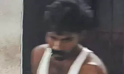 ലോക്കപ്പ് പൂട്ടാന്‍ മറന്നു പോയതോടെ ലോക്കപ്പിന് അകത്തു നിന്നു കൈയിട്ട് തുറന്ന് പ്രതി ചാടിപ്പോയി; പോക്‌സോ കേസ് പ്രതി രക്ഷപ്പെട്ടത് ആലുവ സ്റ്റേഷനില്‍ നിന്നും; മൂക്കന്നൂരില്‍ നിന്നും ഐസക് ബെന്നിയെ വീണ്ടും അറസ്റ്റു ചെയ്ത് പോലീസ്