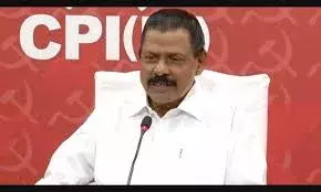 തിരുവല്ലം പാലത്തിന് സമീപം നിയന്ത്രണം തെറ്റി എതിരെ വന്ന കാര്‍ ഗോവിന്ദന്റെ വാഹനത്തില്‍ ഇടിച്ചു; ആര്‍ക്കും പരിക്കില്ല; സിപിഎം സംസ്ഥാന സെക്രട്ടറി സഞ്ചരിച്ച വാഹനം അപകടത്തില്‍പ്പെട്ടു