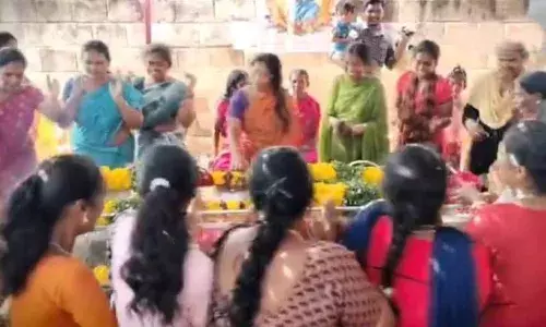 മരണനാന്തര ചടങ്ങുകള്‍ പാട്ടും ഡാന്‍സുമൊക്കെയായി കളറാക്കണമെന്ന് വയോധികയുടെ ആഗ്രഹം; ആഗ്രഹം പറഞ്ഞ് ദിവസങ്ങള്‍ക്കുള്ളില്‍ മരണം; വയോധികയുടെ ആഗ്രഹം പോലെ മരണാനന്തര ചടങ്ങില്‍ പാട്ടും ഡാന്‍സും ആഘോഷമാക്കി കുടുംബം