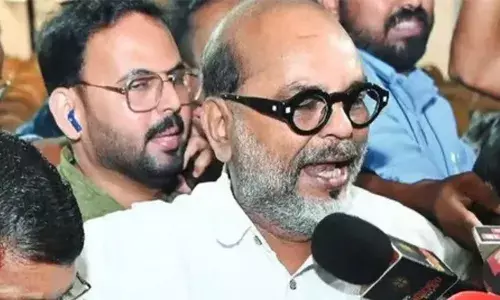 മാധ്യമപ്രവര്‍ത്തകര്‍ ഇറച്ചിക്കടയ്ക്ക് മുന്നില്‍ നില്‍ക്കുന്ന പട്ടികളെ പോലെ; നീല ട്രോളി ബാഗ് വിവാദം അനാവശ്യം: എന്‍ എന്‍ കൃഷ്ണദാസിന്റെ പരാമര്‍ശങ്ങള്‍ പാലക്കാട് ഉപതിരഞ്ഞെടുപ്പില്‍ തിരിച്ചടിയായി; എം വി ഗോവിന്ദന്‍ പറഞ്ഞിട്ടും തിരുത്തിയില്ല; ജില്ലാ സെക്രട്ടറിയേറ്റില്‍ രൂക്ഷ വിമര്‍ശനം