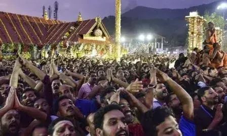 ശബരിമല സന്നിധാനത്ത് ഭക്തജന പ്രവാഹം; മണ്ഡല പൂജ ദിവസം തിരക്ക് നിയന്ത്രിക്കണം; നടപടിയെടുത്ത് അധികൃതർ; സ്പോട്ട് ബുക്കിംഗ് 5000 ആക്കും; മകരവിളക്കിന് സ്പോട്ട് ബുക്കിംഗ് ഒഴിവാക്കും; തീരുമാനവുമായി ദേവസ്വം ബോർഡ്