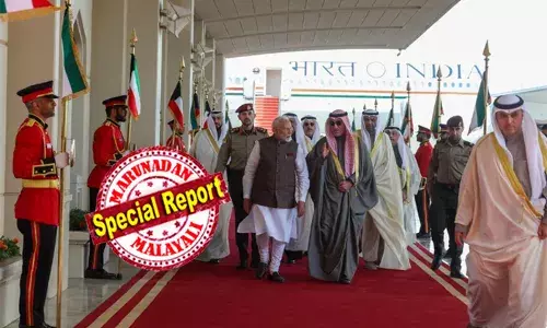 43 വര്‍ഷത്തിന് ശേഷം ഒരു ഇന്ത്യന്‍ പ്രധാനമന്ത്രി കുവൈത്തില്‍; നരേന്ദ്ര മോദിക്ക് കുവൈത്ത് വിമാനത്താവളത്തില്‍ ഊഷ്മള സ്വീകരണം; ലേബര്‍ ക്യാമ്പ് സന്ദര്‍ശിക്കുന്ന പ്രധാനമന്ത്രി ഇന്ത്യന്‍ സമൂഹത്തെ അഭിസംബോധന ചെയ്യും;  നാളെ കുവൈത്ത് അമീറുമായി കൂടിക്കാഴ്ച്ച; ഇന്ത്യ-കുവെത്ത് സഹകരണ കരാറില്‍ ഒപ്പുവെക്കും