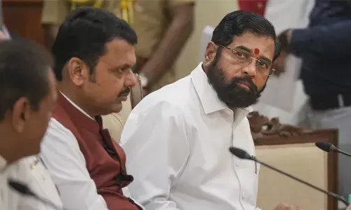 മഹാരാഷ്ട്രയില്‍ ശിവസേന ഭയന്നത് തന്നെ സംഭവിച്ചു; അജിത് പവാറിന് സുപ്രധാനമായ ധനകാര്യ വകുപ്പ് കിട്ടി; ഏക്‌നാഥ് ഷിന്‍ഡെയ്ക്ക് മൂന്നുവകുപ്പുകള്‍ കിട്ടിയെങ്കിലും ആഭ്യന്തരം ഇല്ല; ആഭ്യന്തരം മുഖ്യമന്ത്രി ഫട്‌നാവിസിന്റെ കയ്യില്‍ ഭദ്രമാക്കി ബിജെപി; മഹായുതിക്ക് വോട്ടുചെയ്തവര്‍ക്ക് തെറ്റായ സന്ദേശമെന്ന് വാദിച്ചുനോക്കിയെങ്കിലും സേനയ്ക്ക് നിരാശ