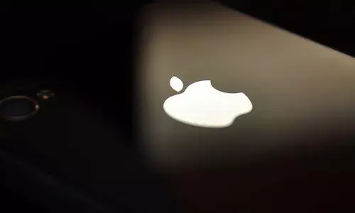 ഒരു രൂപ നാണയമായാലും ലക്ഷങ്ങള്‍ വില വരുന്ന ഐഫോണ്‍ ആയാലും ക്ഷേത്ര ഭണ്ഡാരത്തില്‍ വീണാല്‍ പിന്നെ അതു ദൈവത്തിന്റേത്; ഫോണിലെ വിവരങ്ങള്‍ നല്‍കാം, ഫോണ്‍ മടക്കി നല്‍കാന്‍ നിയമമില്ല: തമിഴ്നാട് ദേവസ്വം വകുപ്പ്