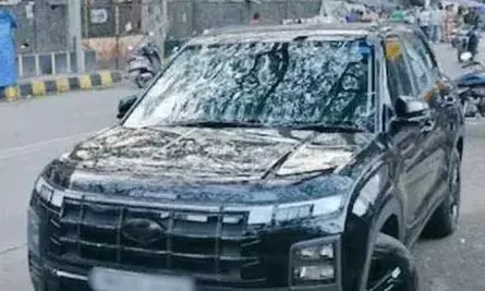 അമിതവേ​ഗതയിലെത്തിയ കാർ കളിച്ചുകൊണ്ടിരുന്ന കുട്ടിയുടെ ഇടയിലേക്ക് പാഞ്ഞുകയറി; നാലു വയസ്സുകാരന് ദാരുണാന്ത്യം; സംഭവം മുംബൈയിൽ