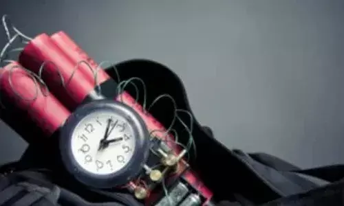 ഇന്റര്‍നെറ്റ് ഉപയോഗിച്ച് ബോംബ് ഉണ്ടാക്കാന്‍ പടിച്ചു; വിവാഹ ബന്ധം വേര്‍പെടുത്തിയ ഭാര്യയോടും കുടുംബത്തോടും പ്രതികാരം; പാഴ്‌സലായി ബോംബ് അയച്ചു; സംഭവത്തില്‍ പ്രതി പിടിയില്‍