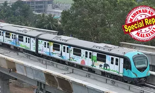 കൊച്ചി മെട്രോയ്ക്ക് വരുമാനത്തേക്കാള്‍ കൂടുതല്‍ നഷ്ടം; കഴിഞ്ഞ സാമ്പത്തിക വര്‍ഷം ഉണ്ടായത് 433 കോടിയുടെ നഷ്ടം; ഈ വര്‍ഷം 100 കോടിയുടെ നഷ്ടം: വരുമാനം കുറയുന്നതും ചിലവുകള്‍ കൂടുന്നതും നഷ്ടം ഉണ്ടാകാന്‍ കാരണം; കെ.എം.ആര്‍.എല്ലിന്റെ വാര്‍ഷിക റിപ്പോര്‍ട്ട് പുറത്ത്