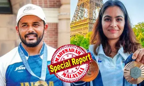 പാരീസ് ഒളിമ്പിക്‌സ് ഷൂട്ടിങ്ങില്‍ രണ്ട് വെങ്കല മെഡലുകള്‍ നേടി ചരിത്രം കുറിച്ച മനു ഭാക്കര്‍; അപേക്ഷ നല്‍കിയാലോ ഇത് കേന്ദ്ര കായിക വകുപ്പ് അറിയൂ! ഖേല്‍ രത്നയ്ക്ക് ഇരട്ട നേട്ടമില്ല; ഹോക്കി ടീം നായകന്‍ ഹര്‍മന്‍പ്രീത് സിങ്ങും പാരാ ഹൈജംപ് താരം പ്രവീണ്‍ കുമാറും പരിഗണനയില്‍; ഖേല്‍ രത്നയില്‍ വിവാദം