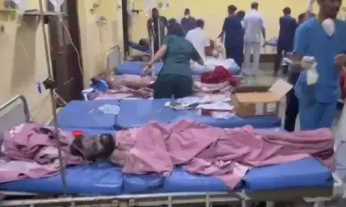 ഗ്യാസ് സിലിണ്ടർ പൊട്ടിത്തെറിച്ചു; ഉറങ്ങി കിടക്കുകയായിരുന്ന 9 അയ്യപ്പഭക്തന്മാർക്ക് ഗുരുതര പരിക്ക്; സംഭവം കർണാടകയിൽ