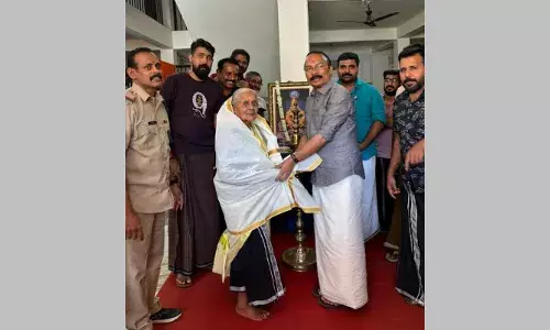 വയസൊന്നും പാറുക്കുട്ടിയമ്മയെ തളര്‍ത്തില്ല; 101-ാം വയസിലും ശബരിമലയില്‍ ദര്‍ശനത്തിന് വന്ന വയനാട്ടിലെ മുത്തശി; ആദരിച്ച് ദേവസ്വം ബോര്‍ഡ് പ്രസിഡന്റ്