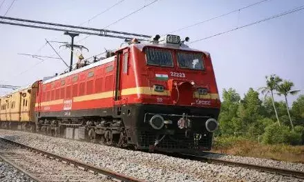 ട്രെയിൻ തട്ടി യുവാവിന് ദാരുണാന്ത്യം; ഇടിച്ചുതെറിപ്പിച്ചത് വിനോദ സഞ്ചാരത്തിന് പോയ തീവണ്ടി; സംഭവം കൊച്ചിയിൽ