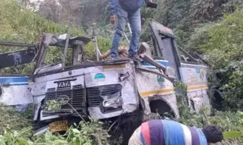 ഉത്തരാഖണ്ഡിൽ ബസ് നിയന്ത്രണം വിട്ട് തോട്ടിലേക്ക് മറിഞ്ഞു; നാല് പേർ മരിച്ചു; 24 പേർക്ക് പരിക്ക്; ദുഃഖം രേഖപ്പെടുത്തി മുഖ്യമന്ത്രി പുഷ്കർ സിംഗ് ധാമി