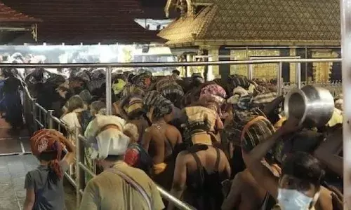 ഭക്തി നിർഭരമായി സന്നിധാനം; അയ്യപ്പന് തങ്ക അങ്കി ചാർത്തി ദീപാരാധന നടത്തി; ശബരിമല മണ്ഡലകാല തീർഥാടനം വ്യാഴാഴ്ച സമാപിക്കും; മകരവിളക്ക് ഉത്സവത്തിനായി ഡിസംബർ 30ന് വീണ്ടും നട തുറക്കും