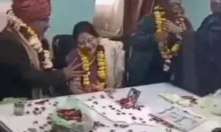 രോഗിയായ ഭാര്യയെ പരിചരിക്കാൻ ഭർത്താവ് ജോലി രാജിവെച്ചു; പിന്നാലെ യാത്രയയപ്പ് ചടങ്ങിനിടെ വിധി കവർന്നു; ഭാര്യ കുഴഞ്ഞുവീണ് മരിച്ചു; ദാരുണ സംഭവം ജയ്പൂരിൽ