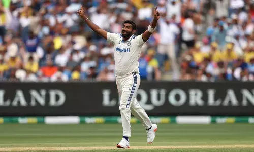 മെല്‍ബണിലും കങ്കാരുപ്പടയെ വിറപ്പിച്ചു; ഇതിഹാസ താരത്തെയും മറികടന്ന് ഇന്ത്യൻ പേസ് ബൗളർ; ആ റെക്കോർഡ് ഇനി ജസ്പ്രീത് ബുംറയുടെ പേരിൽ; ഒന്നാം ദിനം ഇന്ത്യക്ക് ആശ്വാസമായതും ബുംറയുടെ പ്രകടനം