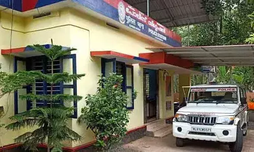 പ്രണയത്തില്‍ നിന്നും രക്ഷിക്കാന്‍ വീട്ടുകാര്‍ മറ്റൊരിടത്തേക്ക് മാറ്റി താമസിപ്പിച്ചു; ആ വീട്ടിലെ 16കാരനെ വീട്ടില്‍ നിന്നും വിളിച്ചു കൊണ്ടു പോയി പീഡിപ്പിച്ച 19കാരി; ചവറയിലെ ശ്രീക്കുട്ടി അഴിക്കുള്ളില്‍