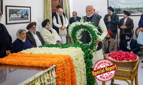 അടല്‍ സമാധി പോലെ ഡല്‍ഹിയില്‍ മന്‍മോഹന്‍ സിങ്ങിന് സ്മാരകം വേണമെന്ന് കോണ്‍ഗ്രസ്;  അന്ത്യകര്‍മങ്ങള്‍ രാജ്ഘട്ടില്‍?  സംസ്‌കാര ചടങ്ങുകള്‍ പൂര്‍ണ ഔദ്യോഗിക ബഹുമതികളോടെ;  കേന്ദ്രസര്‍ക്കാര്‍ സ്ഥാപനങ്ങള്‍ക്ക് പകുതി ദിവസം അവധി