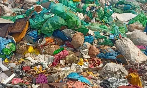 കേരളത്തിലെ ആശുപത്രി മാലിന്യം തിരുനല്‍വേലിയില്‍ തള്ളിയ സംഭവത്തില്‍ കരാര്‍ കമ്പനിയെ മൂന്ന് വര്‍ഷത്തേക്ക് കരിമ്പട്ടികയില്‍പെടുത്തി ശുചിത്വ മിഷന്‍; മൂന്ന് വര്‍ഷത്തേക്കാണ് വിലക്ക്