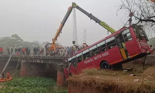 നിയന്ത്രണം വിട്ട് ബസ് താഴ്ചയിലേക്ക് മറിഞ്ഞ് അപകടം; എട്ട് പേർ മരിച്ചു; നിരവധി പേർക്ക് പരിക്ക്; സംഭവം പഞ്ചാബിൽ